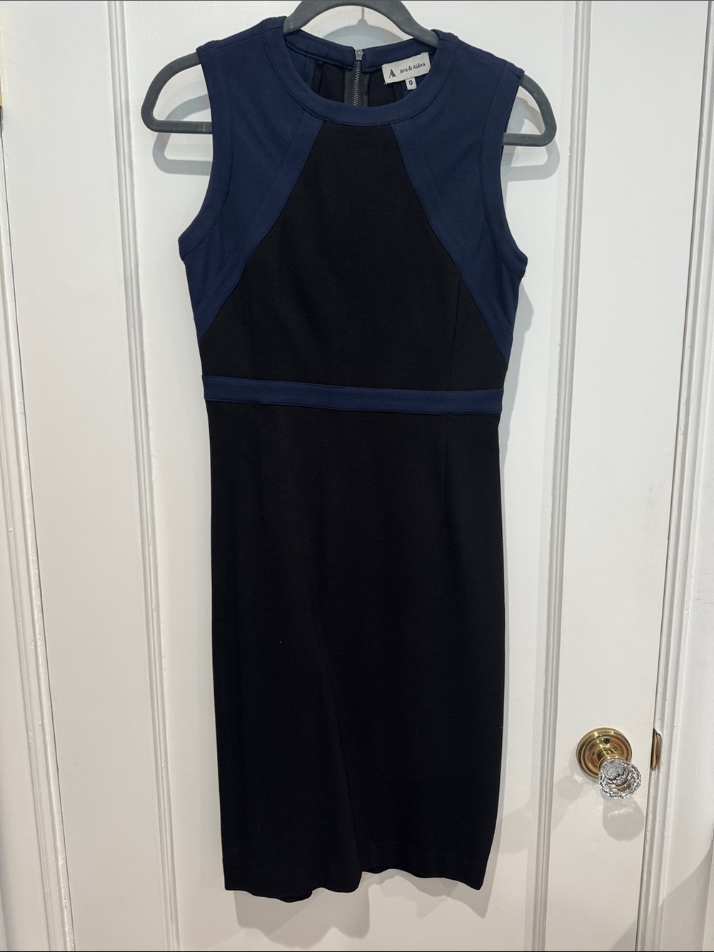 Ava & Aiden Black and Navy Sleeveless Midi Sheath Dress